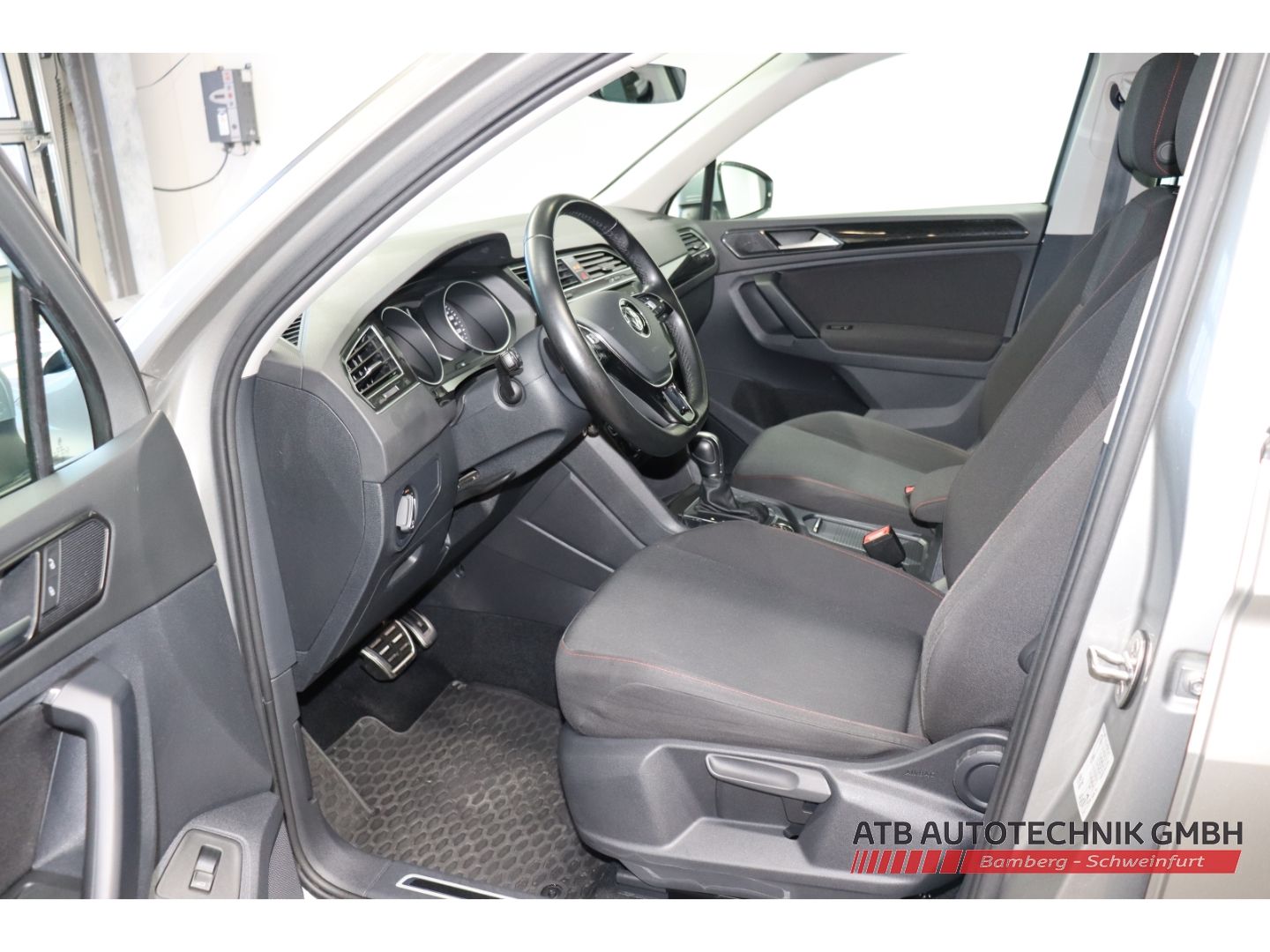 Fahrzeugabbildung Volkswagen Tiguan 2.0 TDI SCR Sound BMT Start-Stopp 4Motion