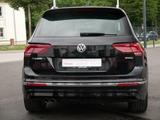 Volkswagen Tiguan 2.0 TSI Highline 4Motion R-Line LED ACC - Volkswagen Tiguan Highline mit Benzin-Antrieb