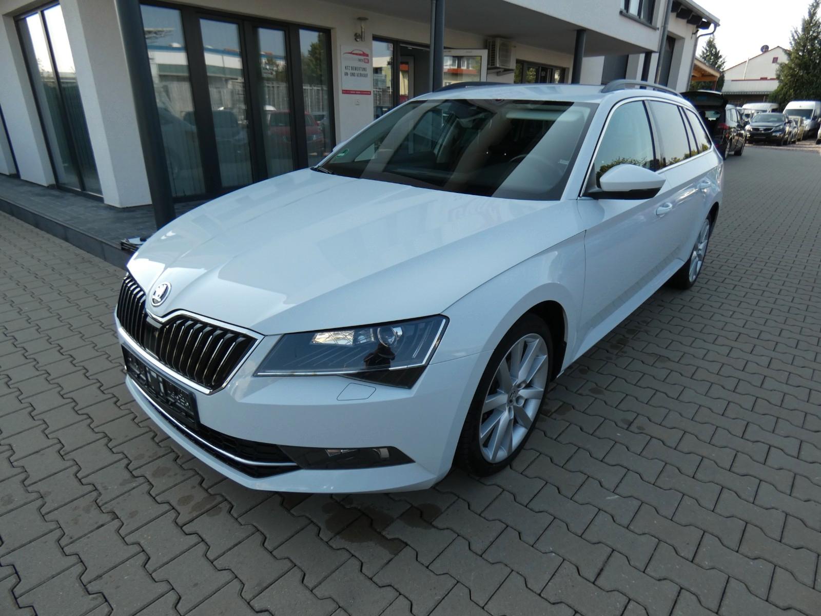 Skoda Superb Combi Ambition 2,0 TDi Navi Alu Weiss