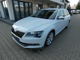 Skoda Superb Combi Ambition 2,0 TDi Navi Alu Weiss - Skoda Superb aus 2016 mit Diesel-Antrieb: Kombi, 2.0