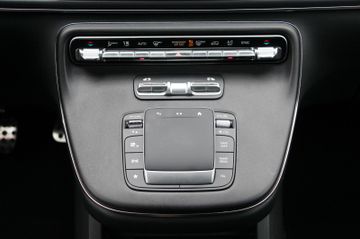 Mercedes V 220 - 12