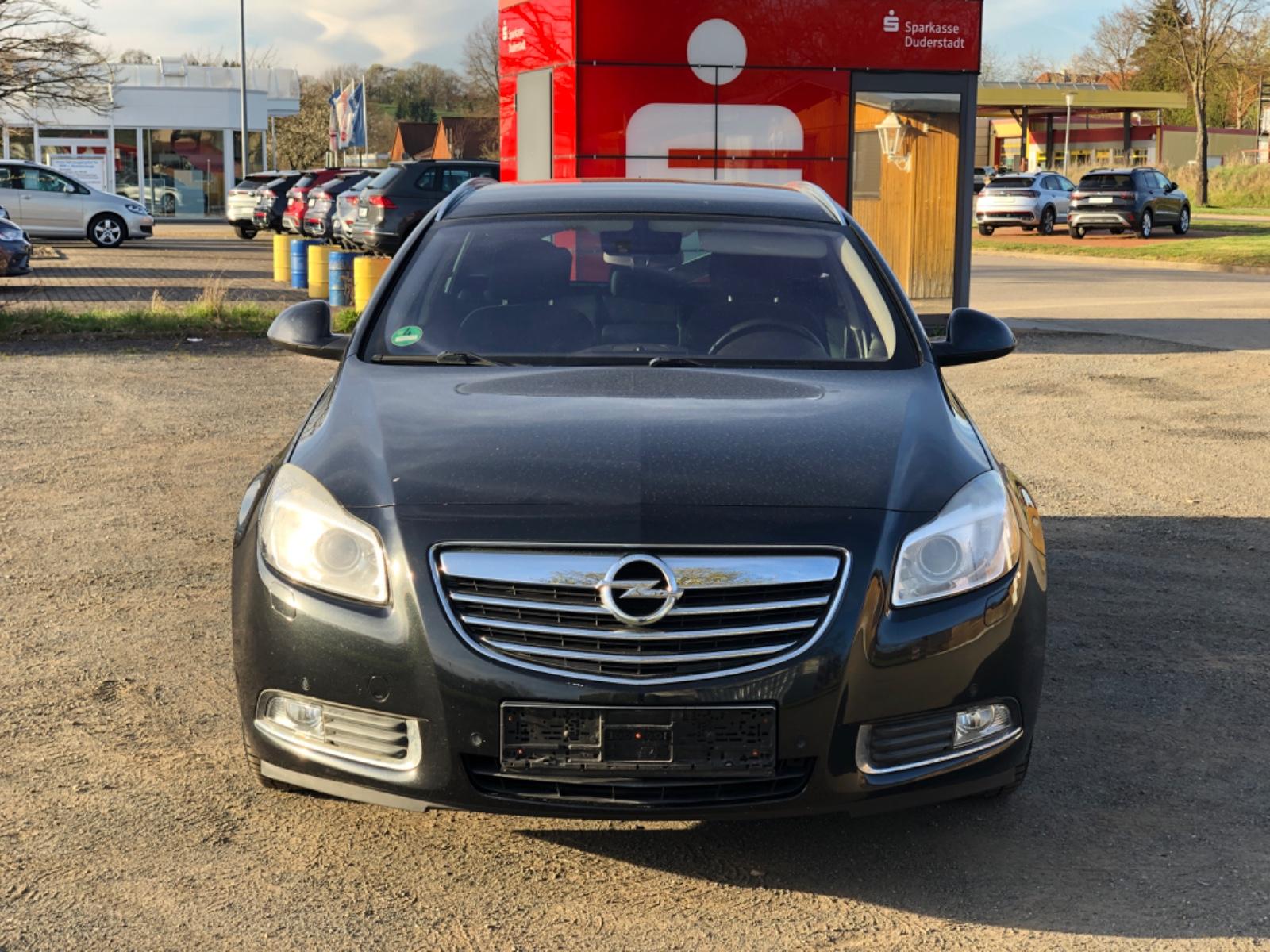 Opel Insignia 2012 — rear view