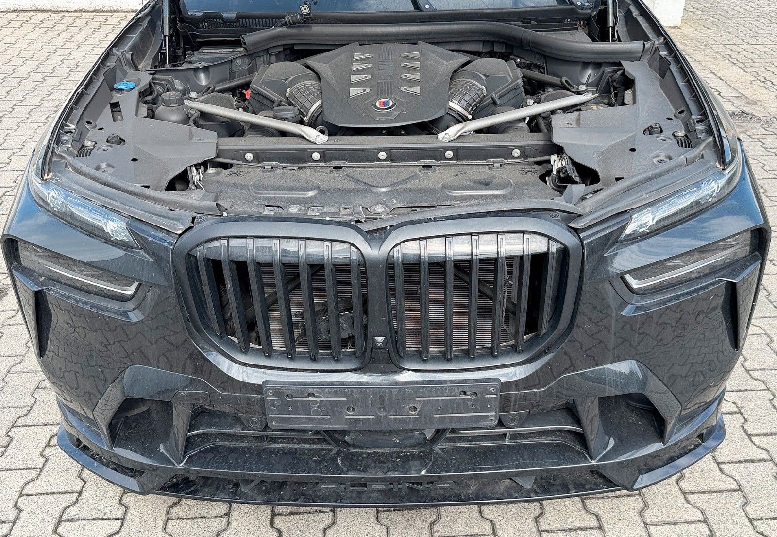 BMW XB7 ALPINA 2025