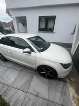Audi A1 1.4 TFSI Navi/Xenon / Leder/  2. Besitzer  - Audi A1: Standheizung