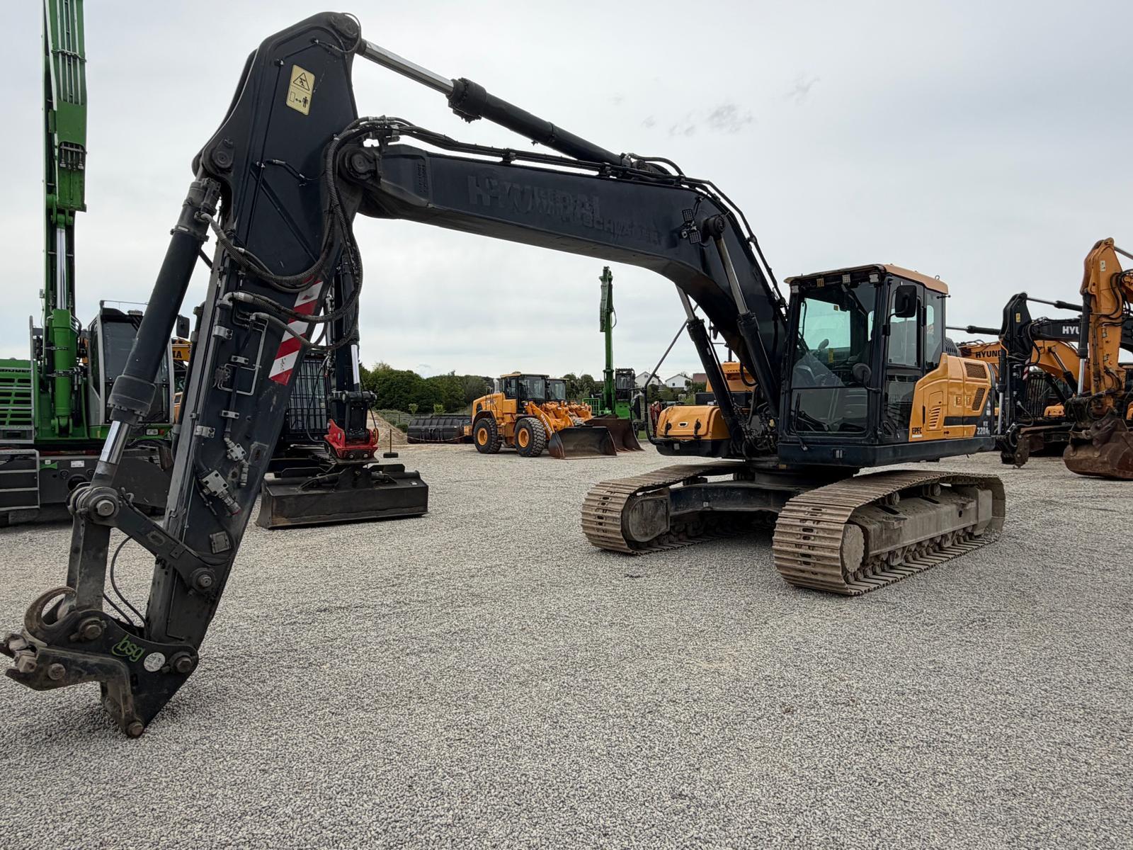 Hyundai HX220AL