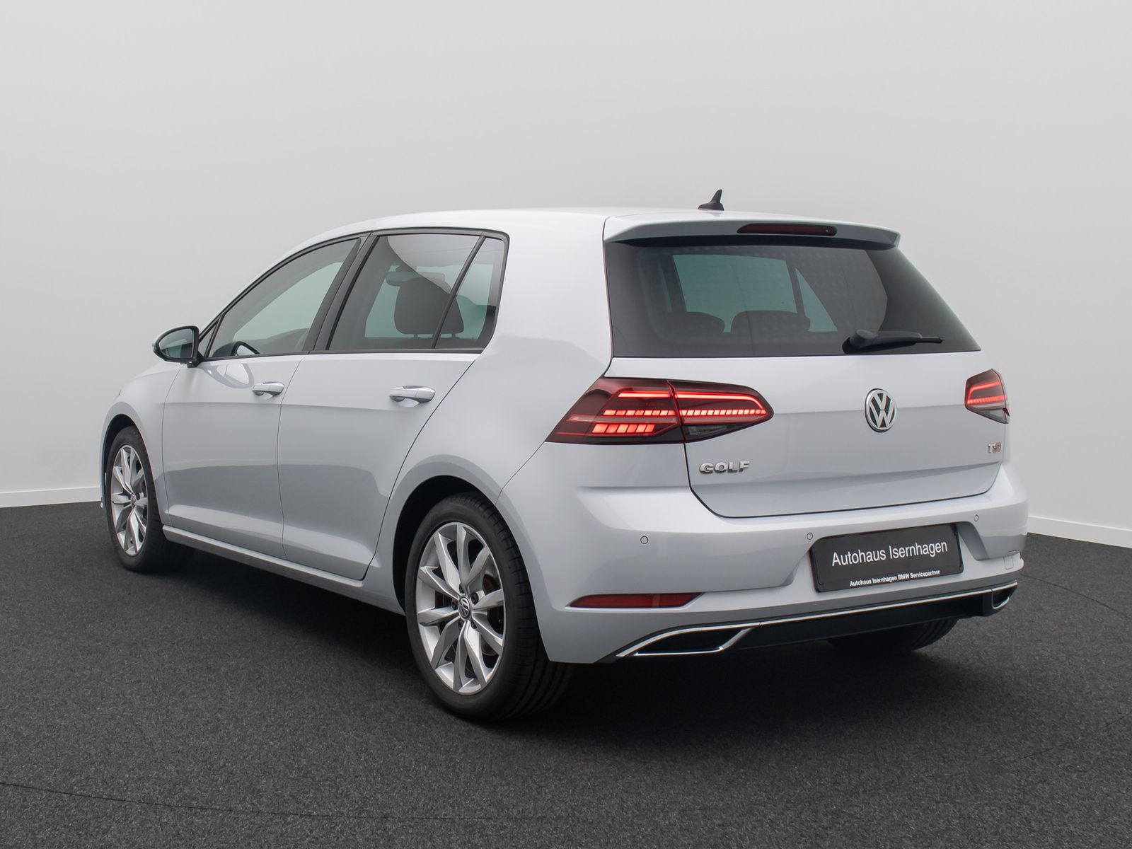Fahrzeugabbildung Volkswagen Golf Highline PDC ACC Massage HiFi Sportsitz LM