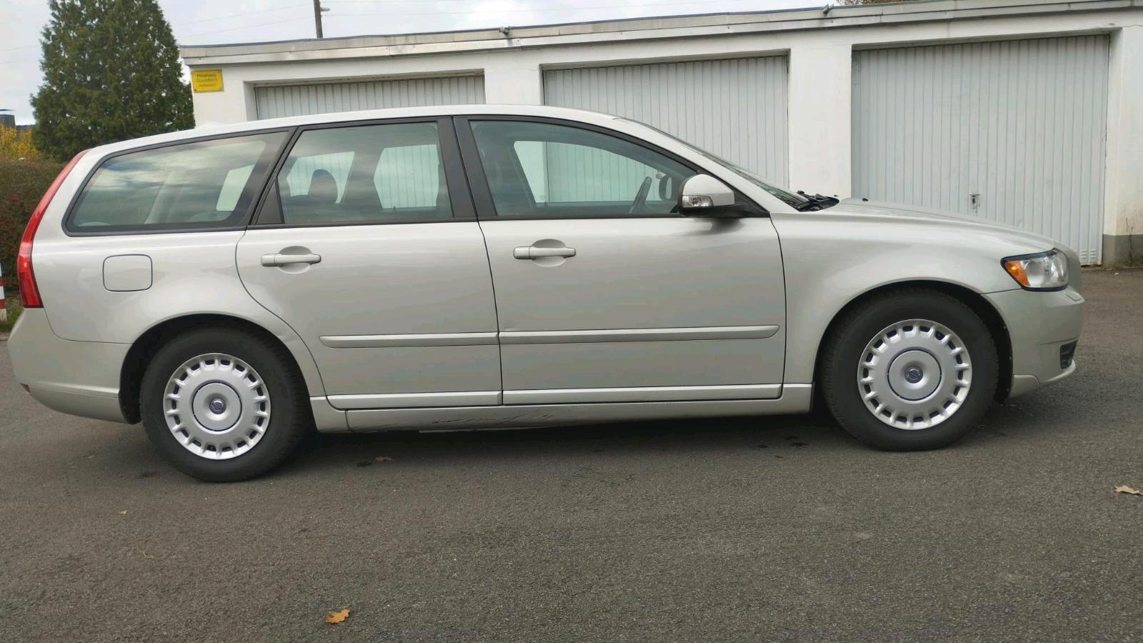 Volvo V50 2011 — photo 9