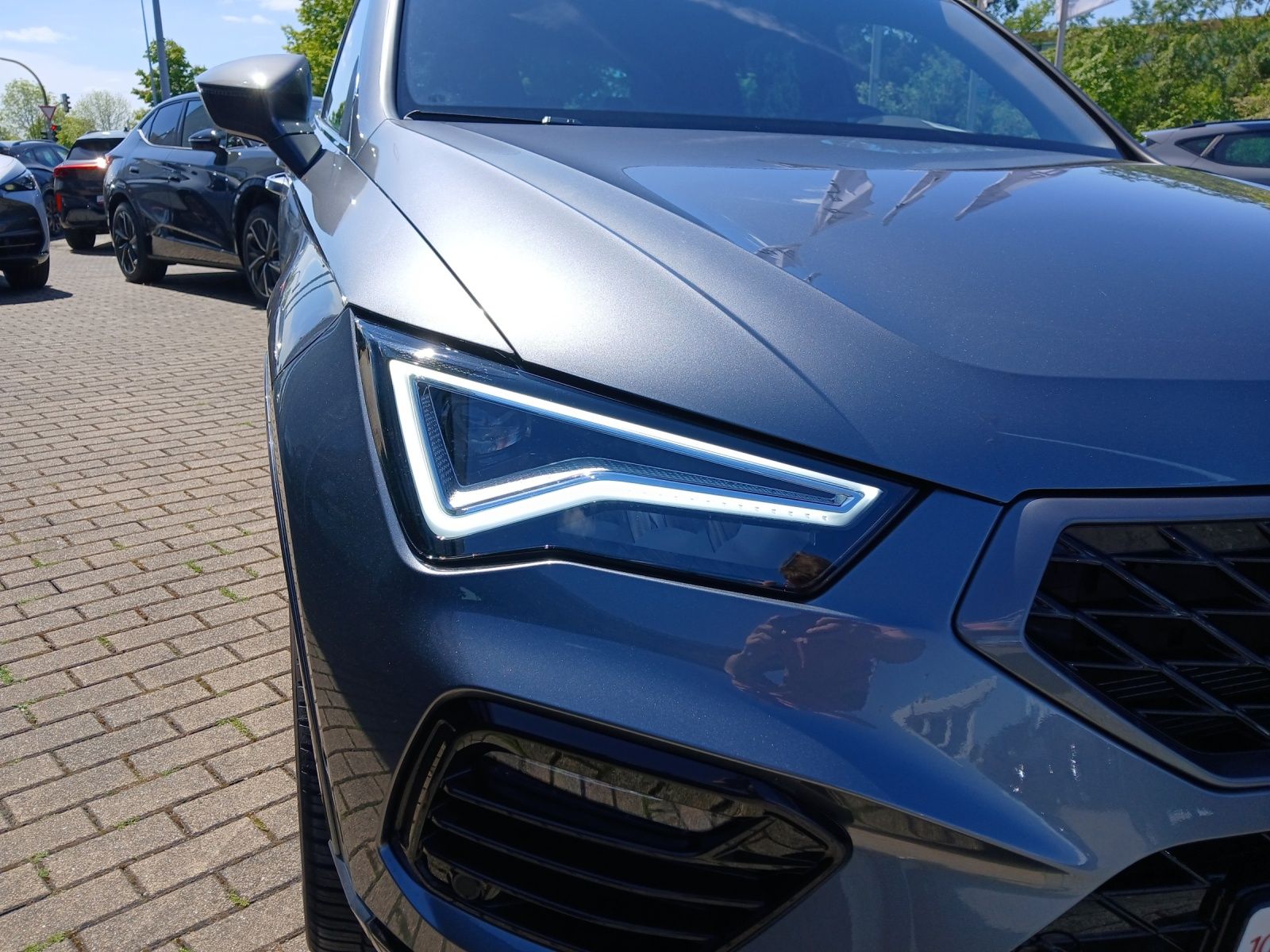 Fahrzeugabbildung SEAT Ateca TSI DSG AHK LED Navi AID ACC 360° 19"
