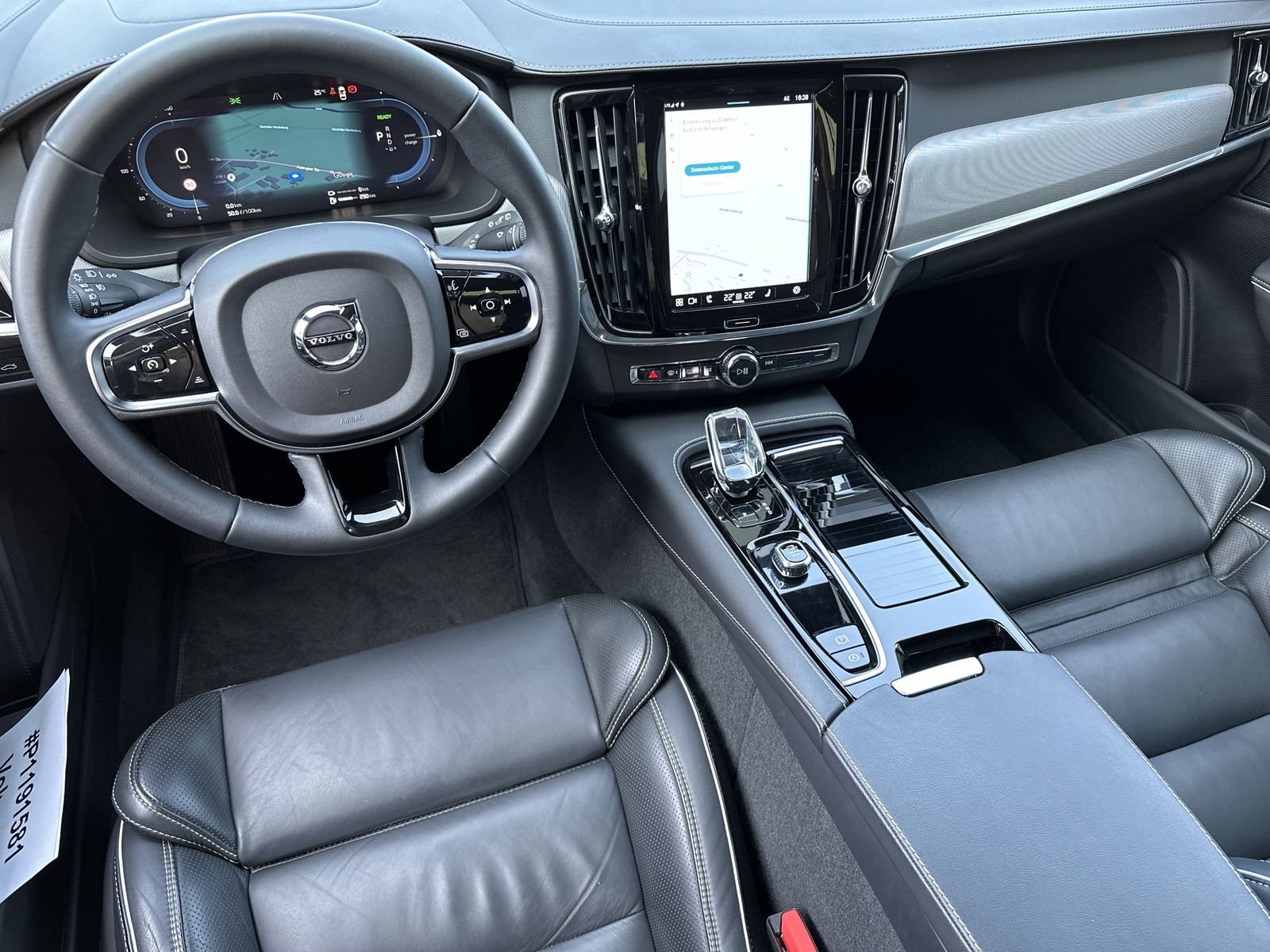 Fahrzeugabbildung Volvo V90 T6 AWD Plus Dark NAV+LED+AHK+ACC+360°+PANORA