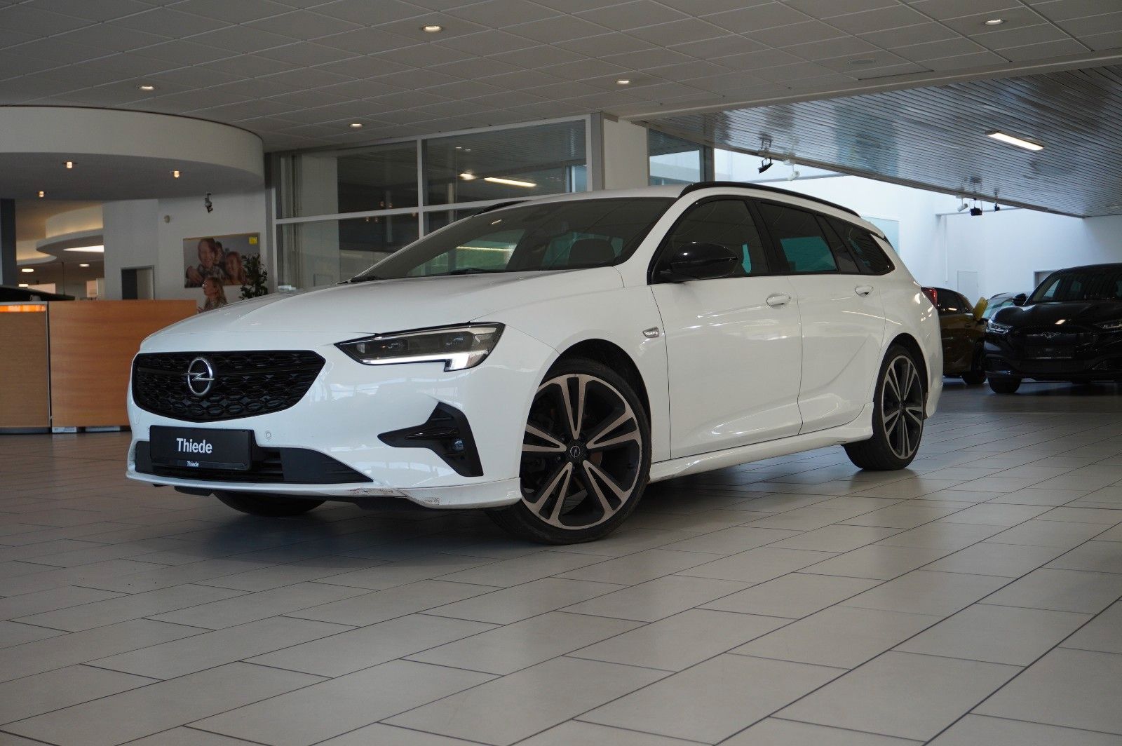 Fahrzeugabbildung Opel Insignia B ST 2.0D UTLIMATE NAVI/LED/KAMERA/AHK