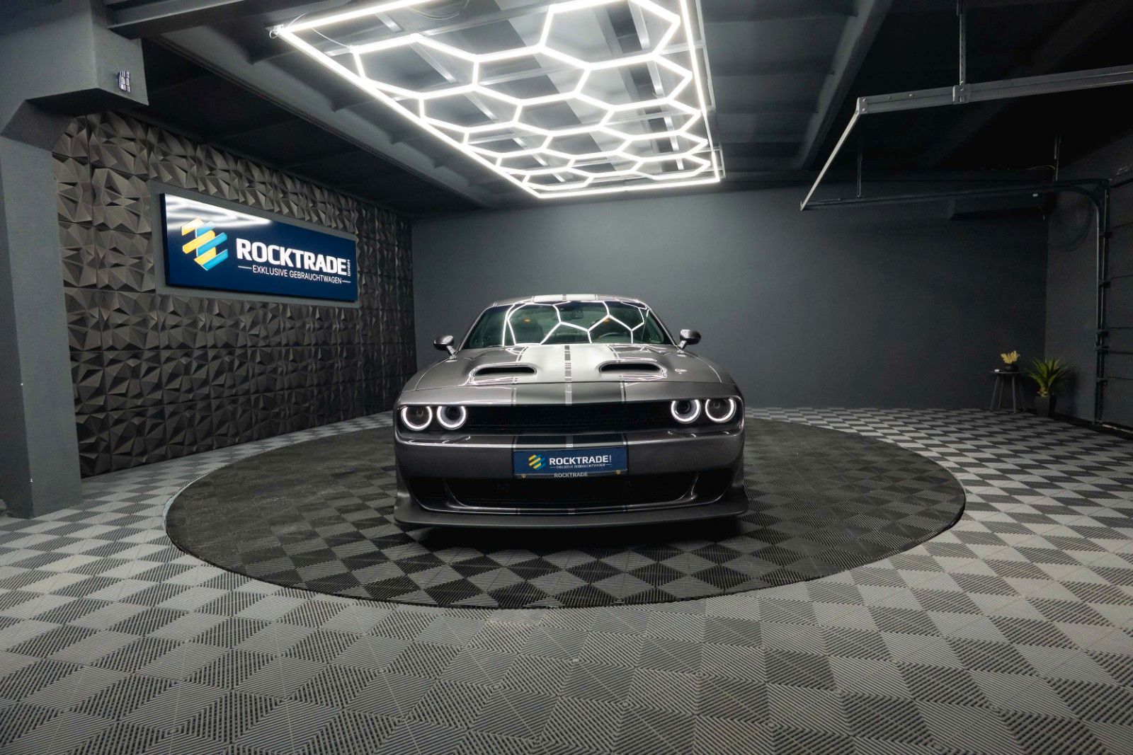 Fahrzeugabbildung Dodge Challenger 5.7 V8 R/T SRT WIDE BODY Super Track