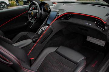 صورة مصغرة 17 لـ 2021 Ferrari ROMA