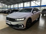 Volkswagen Passat GTE AHK Navi LED PDC DAB+ SHZ ACC 