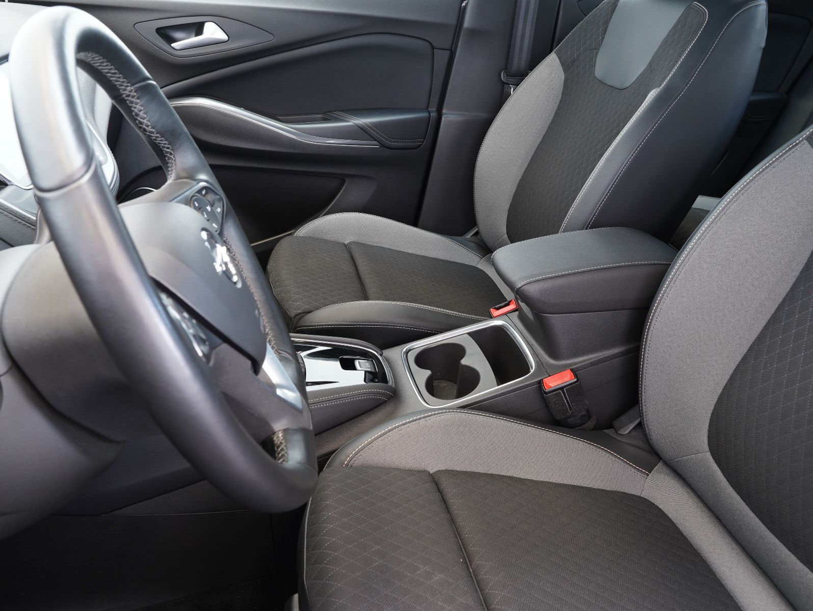 Fahrzeugabbildung Opel Grandland (X) 1.2 Turbo Elegance NAVI/LED/KAMERA