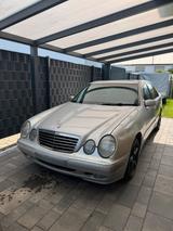 Mercedes-Benz Mercedes E220 CDI W210 - gebrauchte Mercedes-Benz E 220 aus dem Jahr 2001