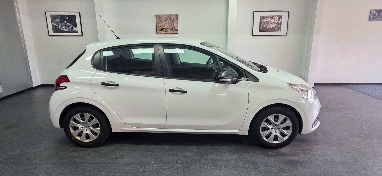 Peugeot 208 Access PureTech 85.000 km TÜV 10/2028