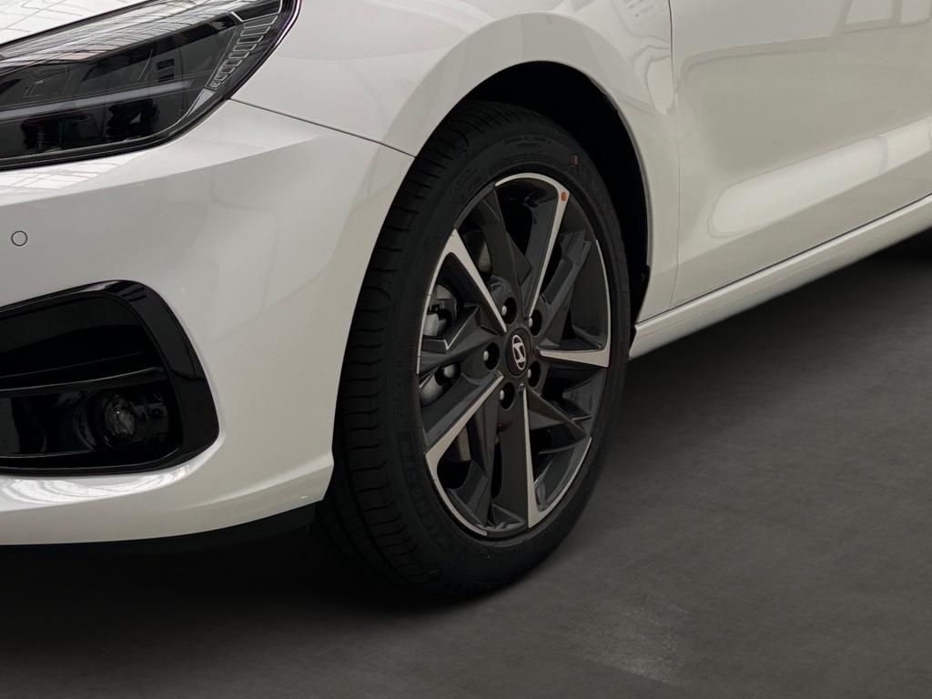 Fahrzeugabbildung Hyundai i30 5-Türer 1.0 T-GDI 6-MT Advantage FLA Navi