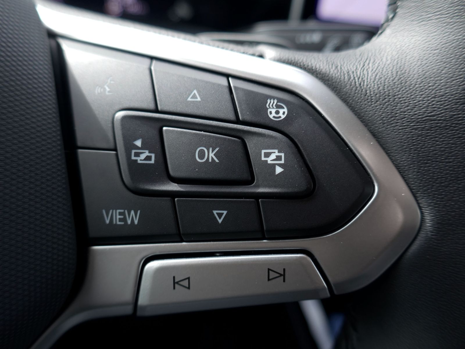 Fahrzeugabbildung Volkswagen Golf VIII Style 1.5 eTSI DSG | LED RFK ACC Navi