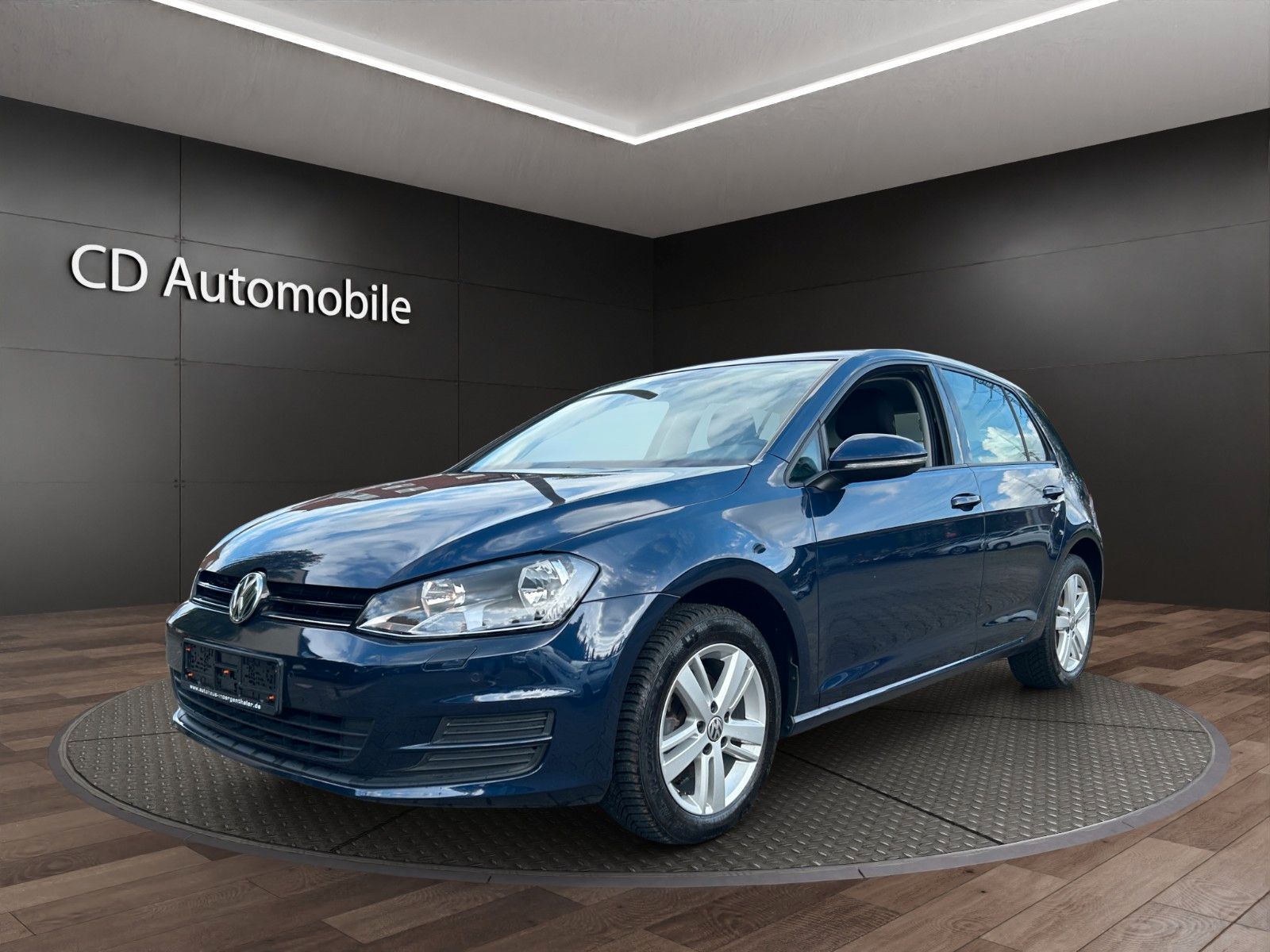 Fahrzeugabbildung Volkswagen Golf VII Lim. Trendline BMTKlimaaut./5Türig/