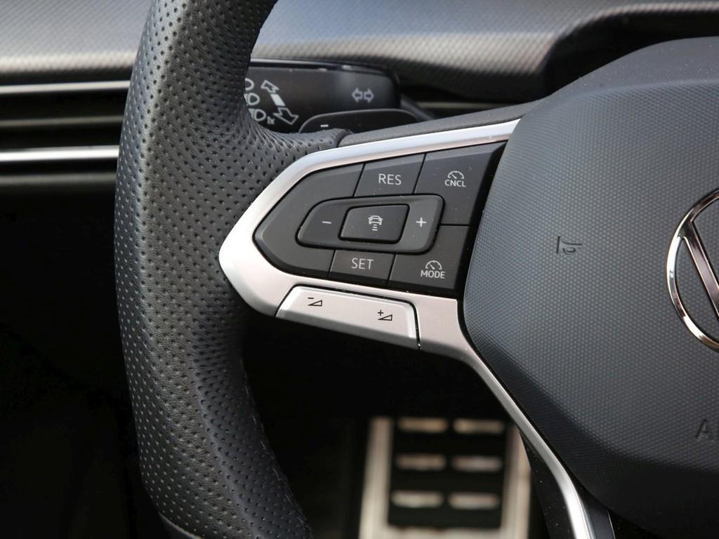 Volkswagen Golf VIII Lim.1.5 eTSI DSG Black Style R-Line, миниатюра 17
