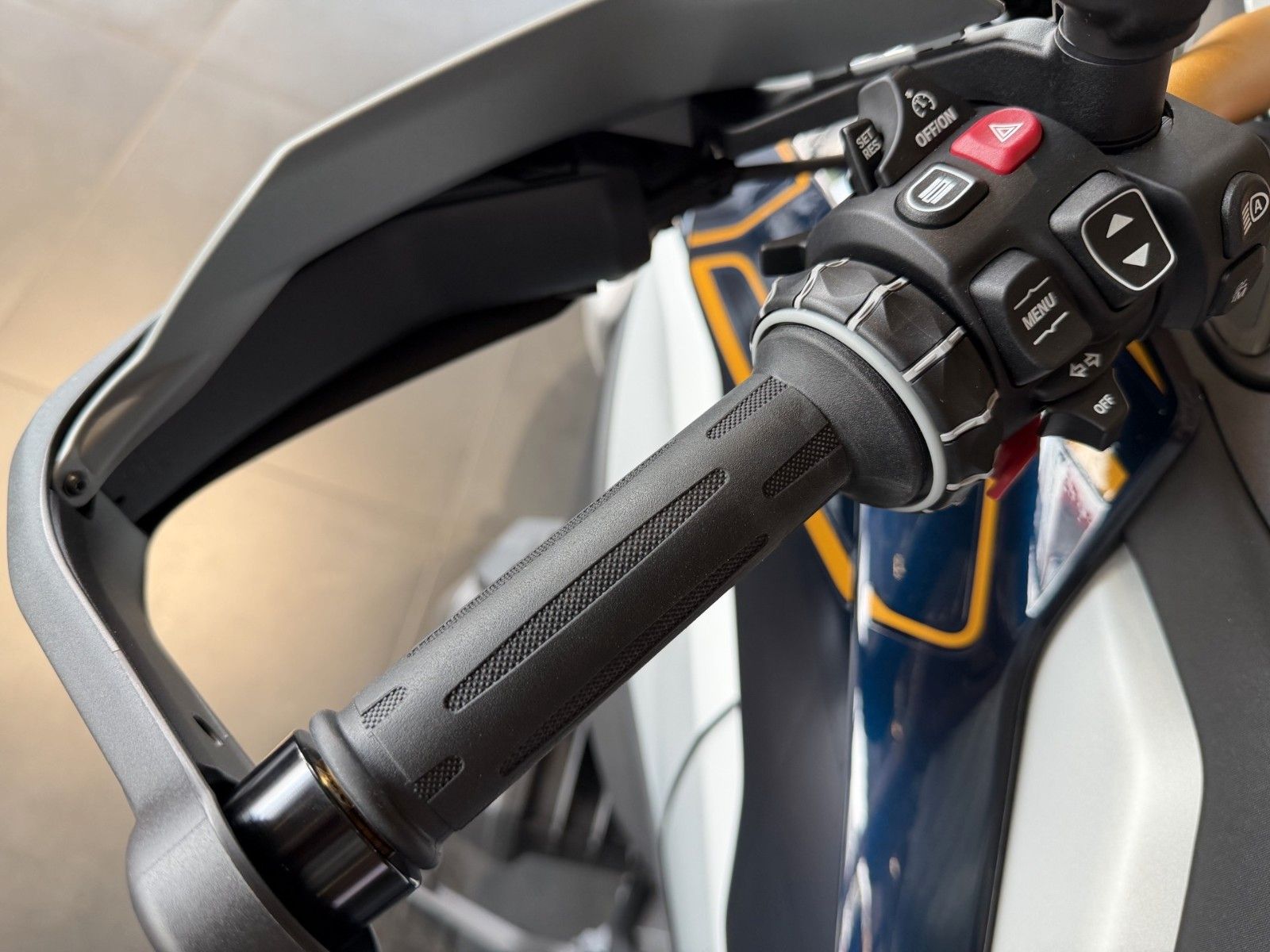 Fahrzeugabbildung BMW R 1300 GS ASA Option 719 Voll.