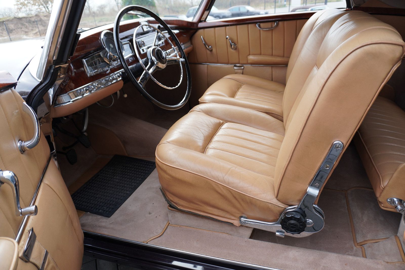 Fahrzeugabbildung Mercedes-Benz 300 S Cabriolet W 188