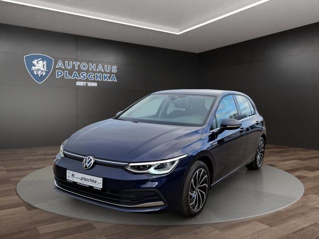 Volkswagen Golf VIII 1.5 TSI Style AHK+STANDHZ+KAMERA