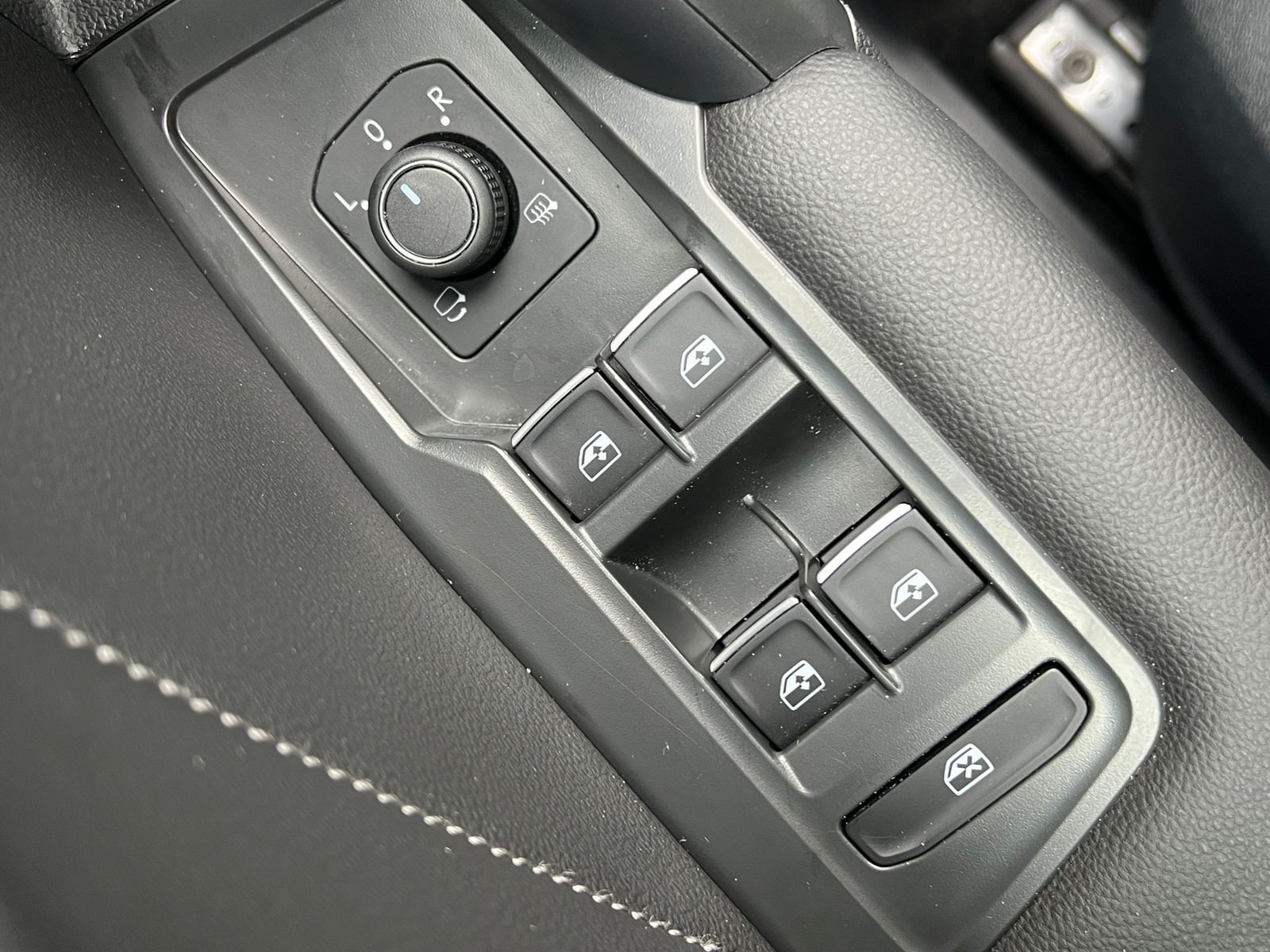 Fahrzeugabbildung Volkswagen Tiguan Allspace R-Line 2.0 TDI DSG 4Motion *AHK,