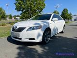 Toyota Camry 2,4L Hybrid Limousine weiß AHK PDC JBL - Toyota Camry: 2.4