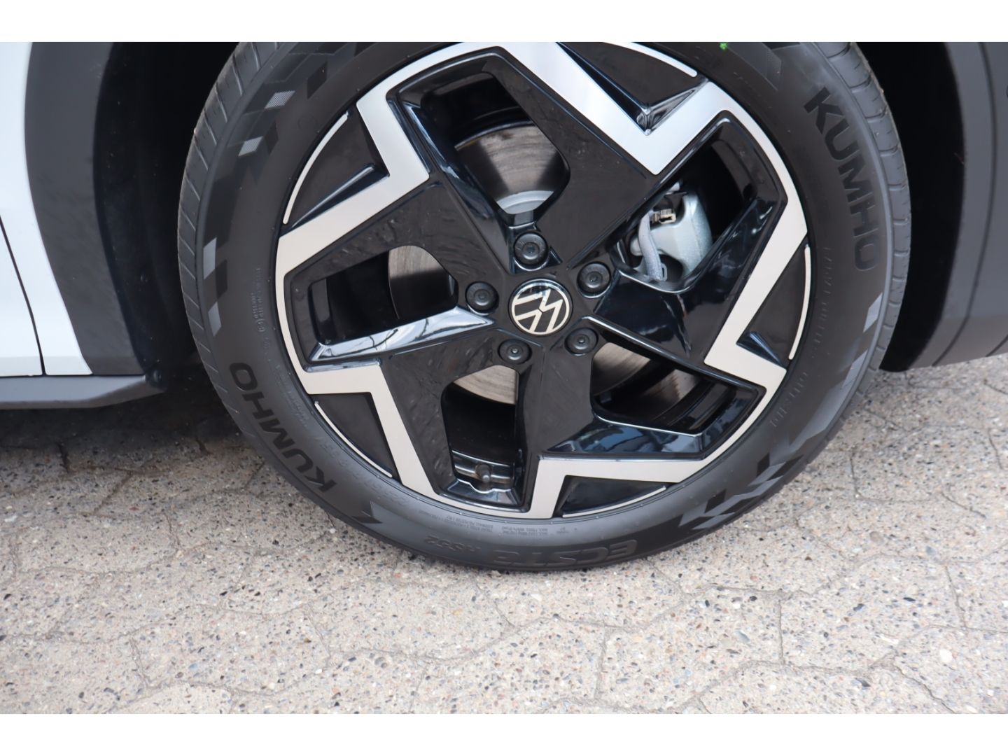 Volkswagen T-Roc 1.5 eTSI R-Line AHK RFK Easy Open imagem 3