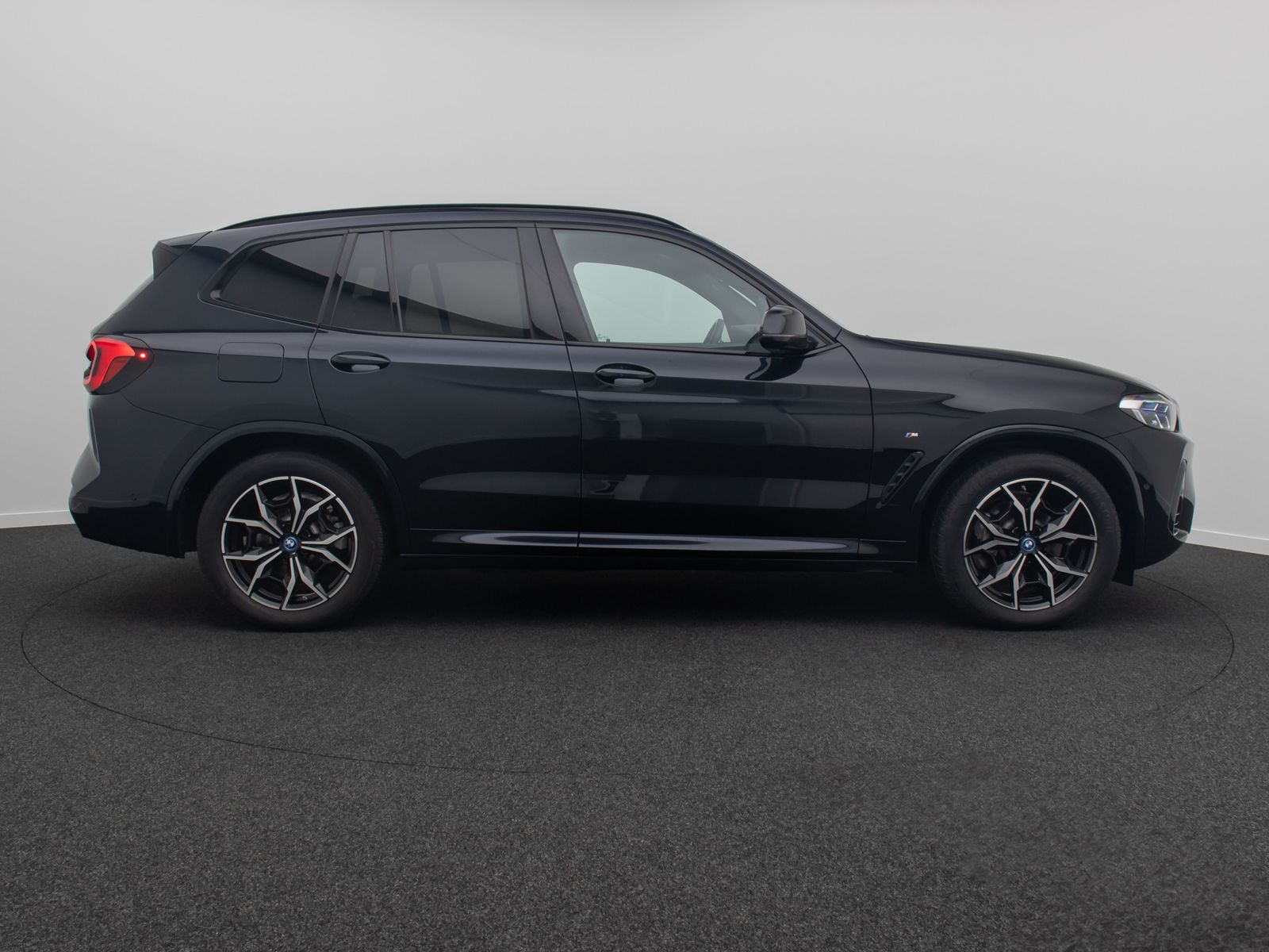 Fahrzeugabbildung BMW X3 xD30e M Sport Laser DAB Kamera HUD Panorama
