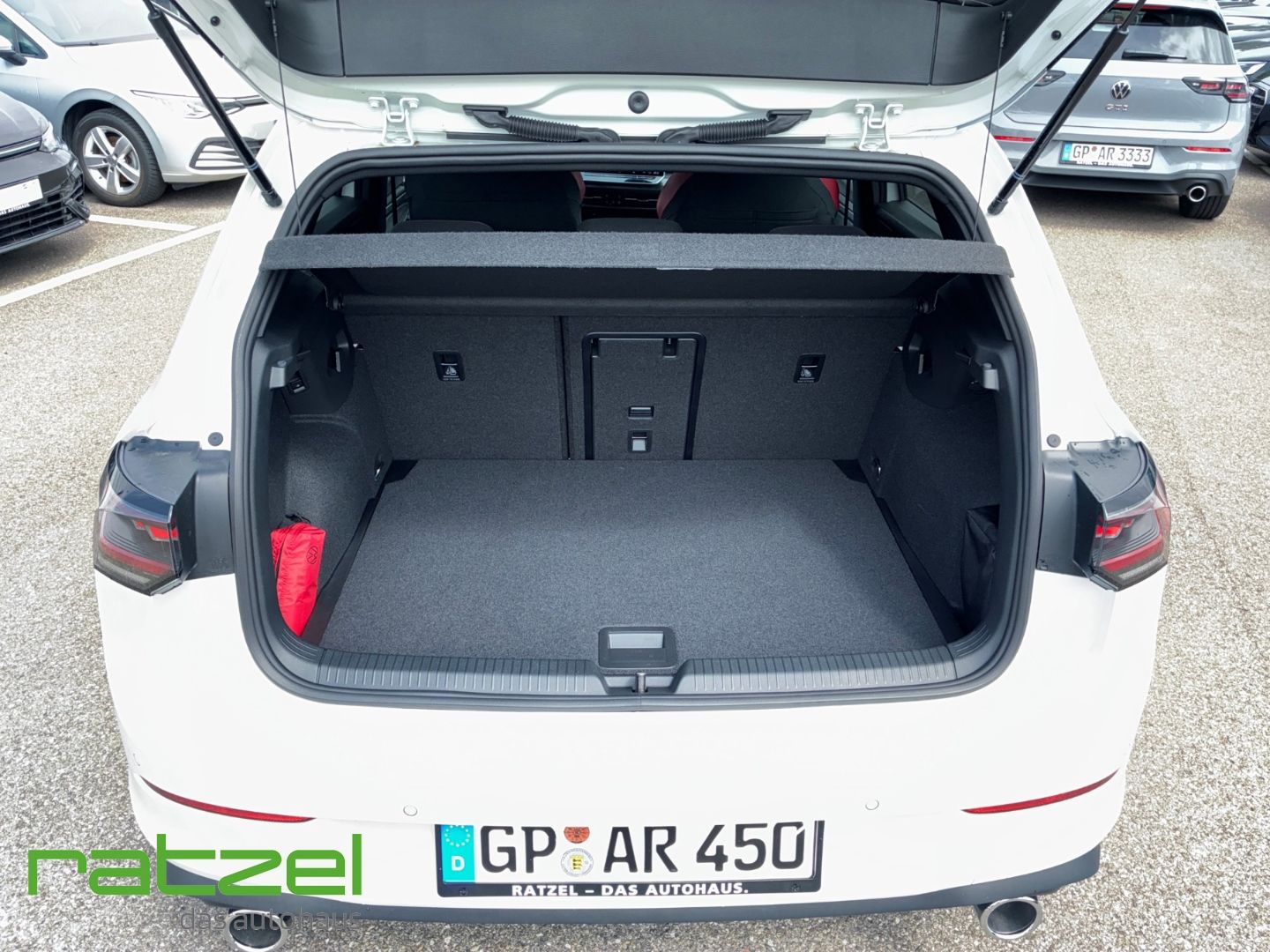 Fahrzeugabbildung Volkswagen Golf GTI VIII 2.0TSI DSG BBS-Felgen+LED+AHK+PDC