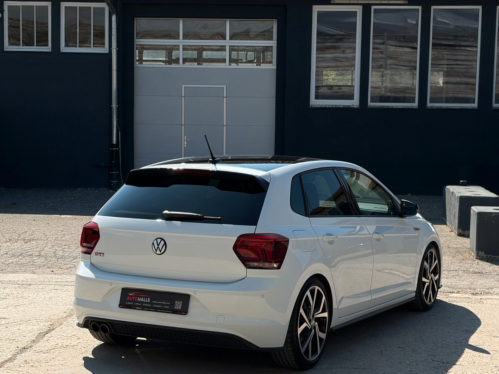 Fahrzeugabbildung Volkswagen Polo VI GTI 2.0 TSI DSG KW ACC PDC SHZ CarPlay