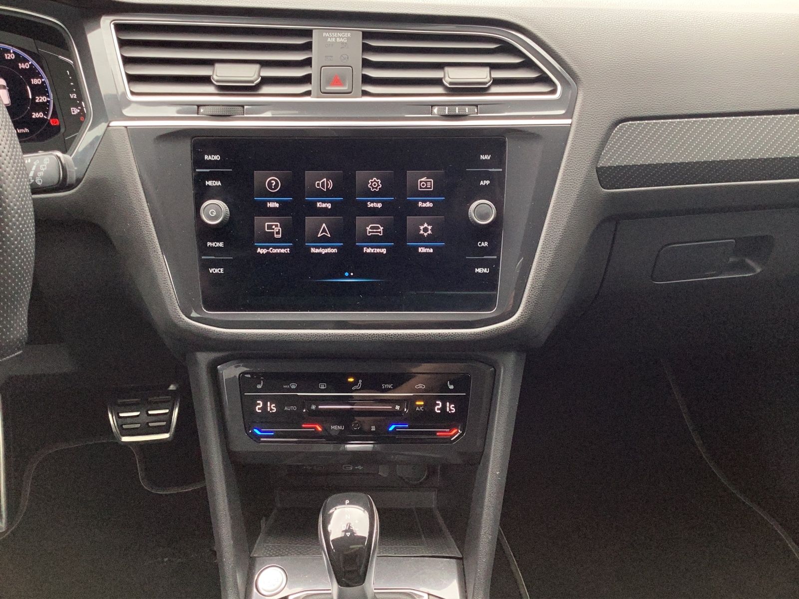 Fahrzeugabbildung Volkswagen Tiguan Allspace R-Line 4M TDI DSG IQ.Light ACC A