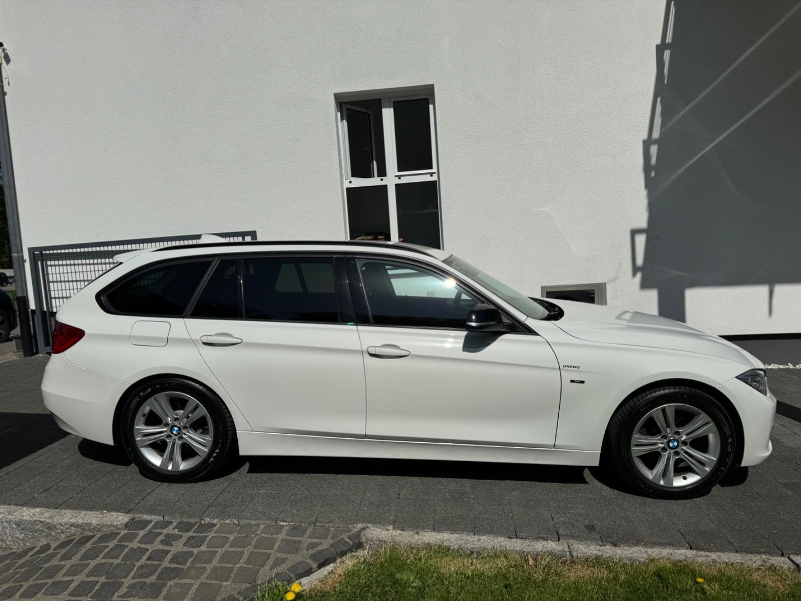 BMW 318d xDrive Touring Sport Line NAVI