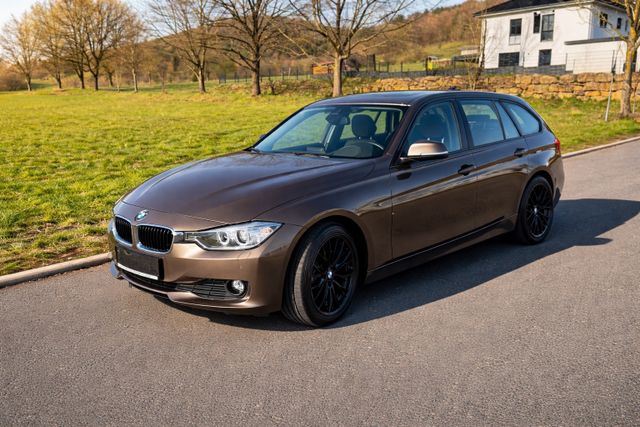 BMW 320d xDrive Touring Sport Line Allrad Panorama