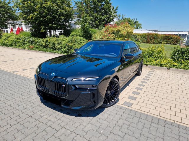 BMW M760e xDrive Limousine