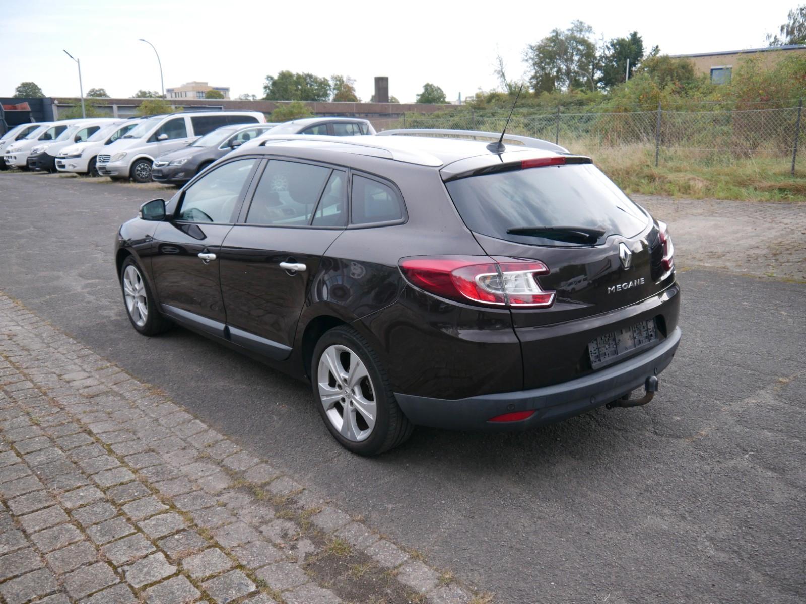 Renault Megane 2011 — photo 8