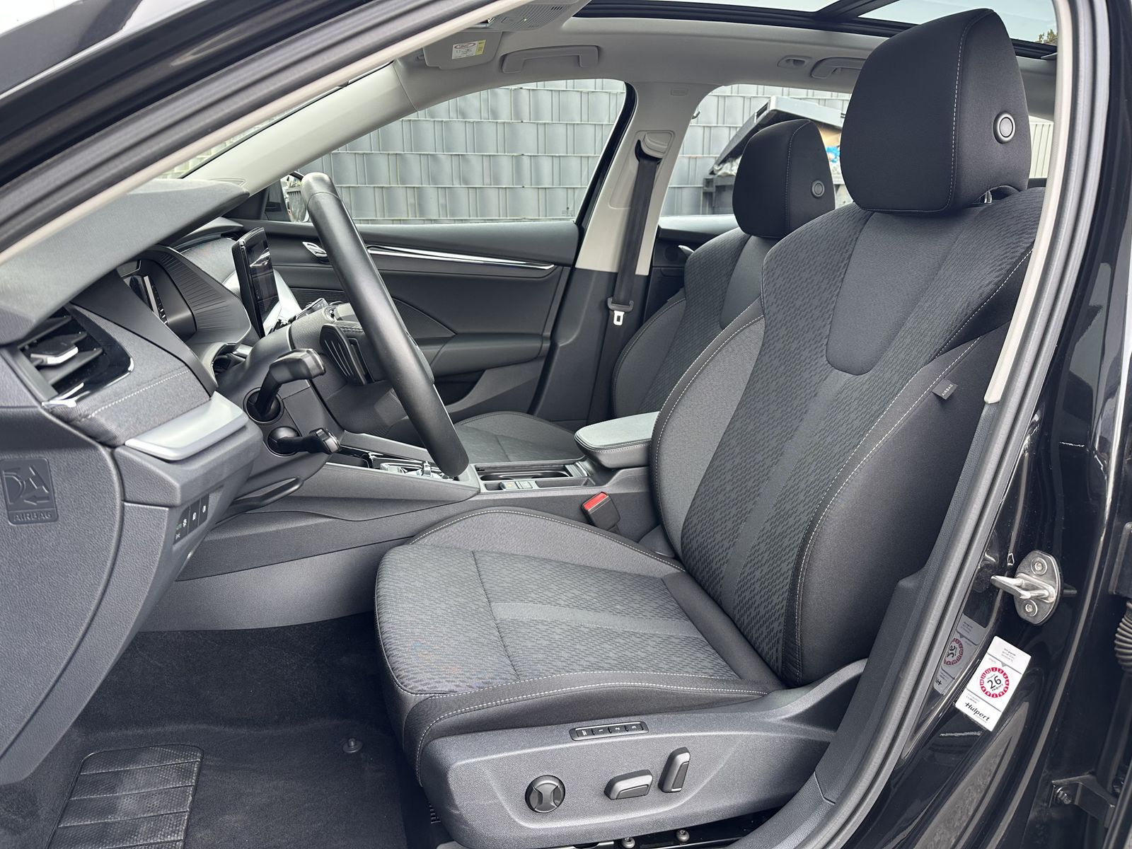 Fahrzeugabbildung SKODA Octavia Combi Style NAV+LED+PANO+VCOCK+SHZ+18ZO