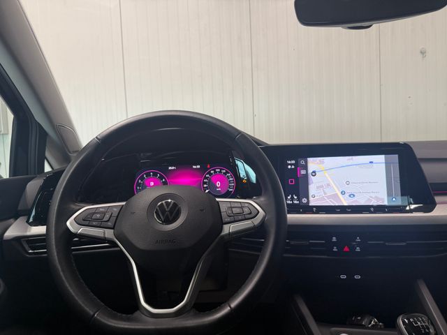Golf VIII Life 1.5 TSI AHK STNDHZG LED
