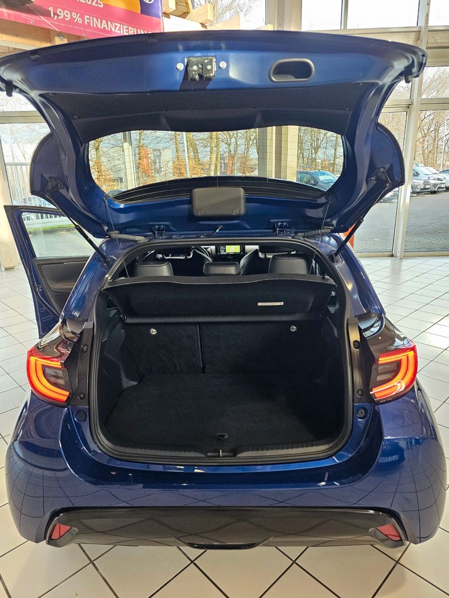 Fahrzeugabbildung Toyota Yaris Style 1,5 Schaltfahrzeug / Navi / Head-Up