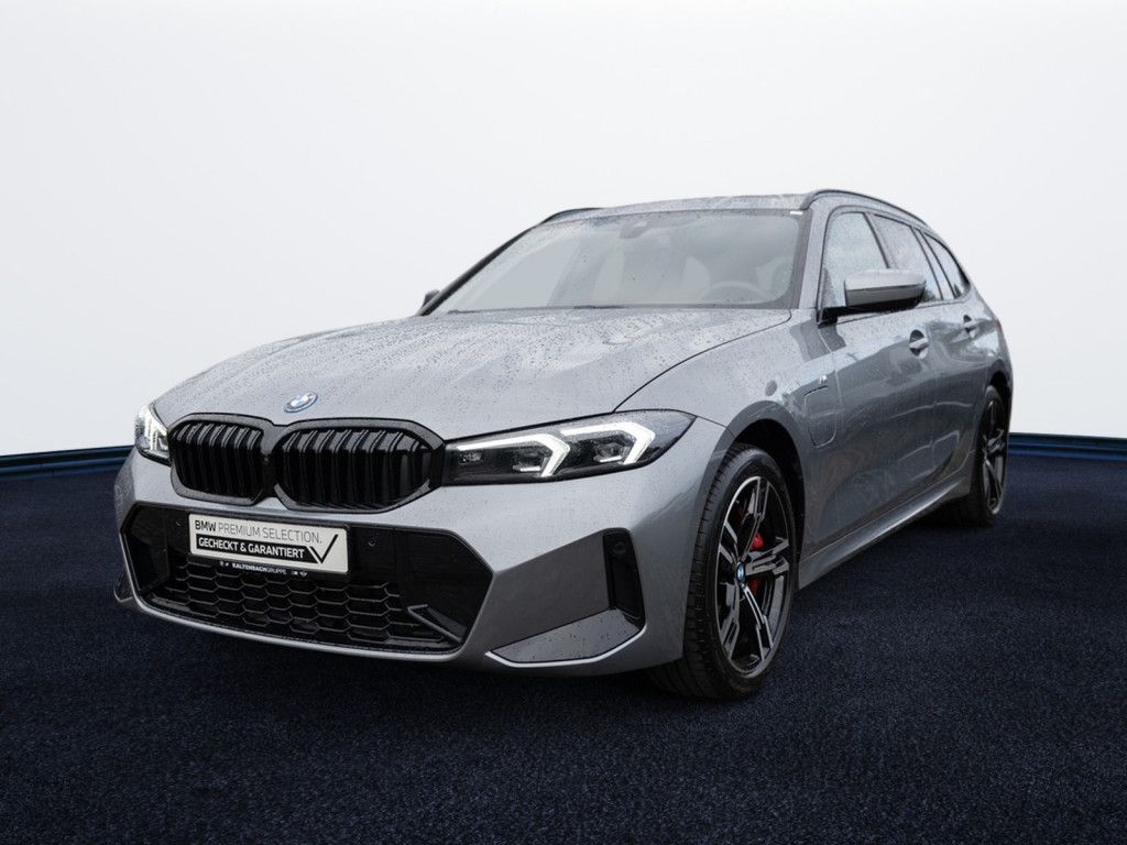 BMW 330e Touring xDrive M-Sport Pro PANO AHK HUD LED imagem 2