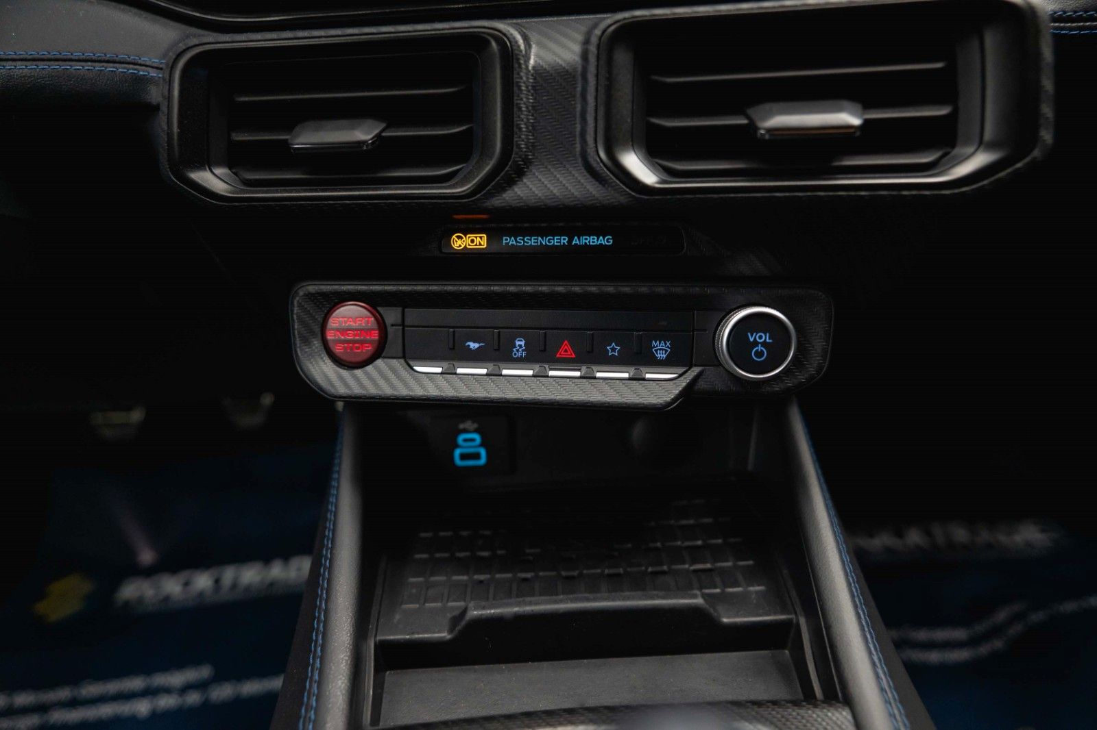 Fahrzeugabbildung Ford Mustang 5.0 Ti-VCT V8 Dark Horse TREMEC 6-Gang