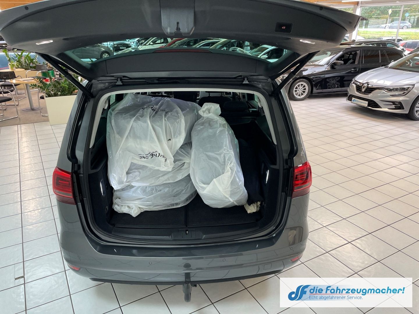 Fahrzeugabbildung Volkswagen Sharan United 2,0TDi 7.Sitzer Navi ACC El. Schie