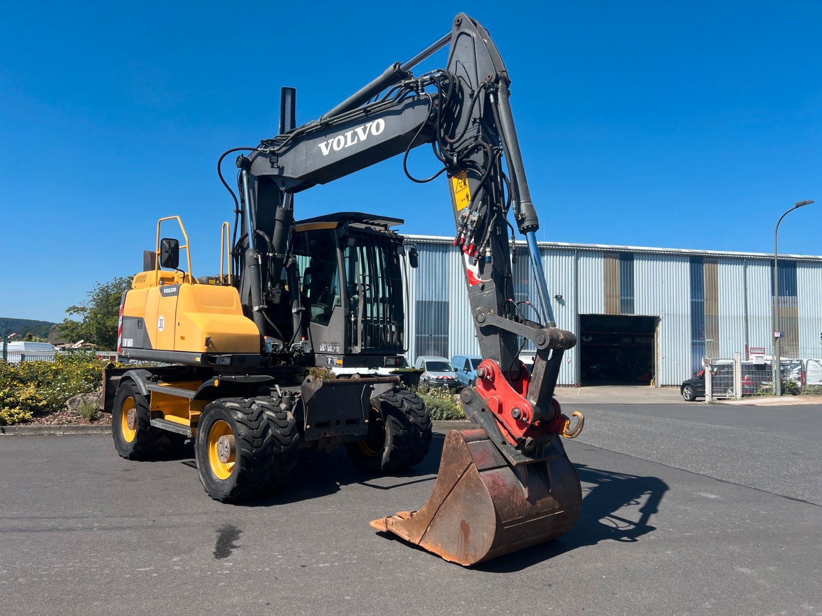 Fahrzeugabbildung Volvo EW160D / 2014 / 1xTieflöffel / Forstschutzgitter