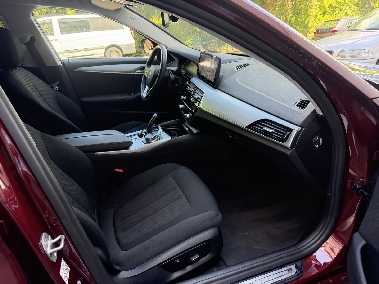 BMW 530 e xDrive Individual LED Live-Cockpit Kamera 