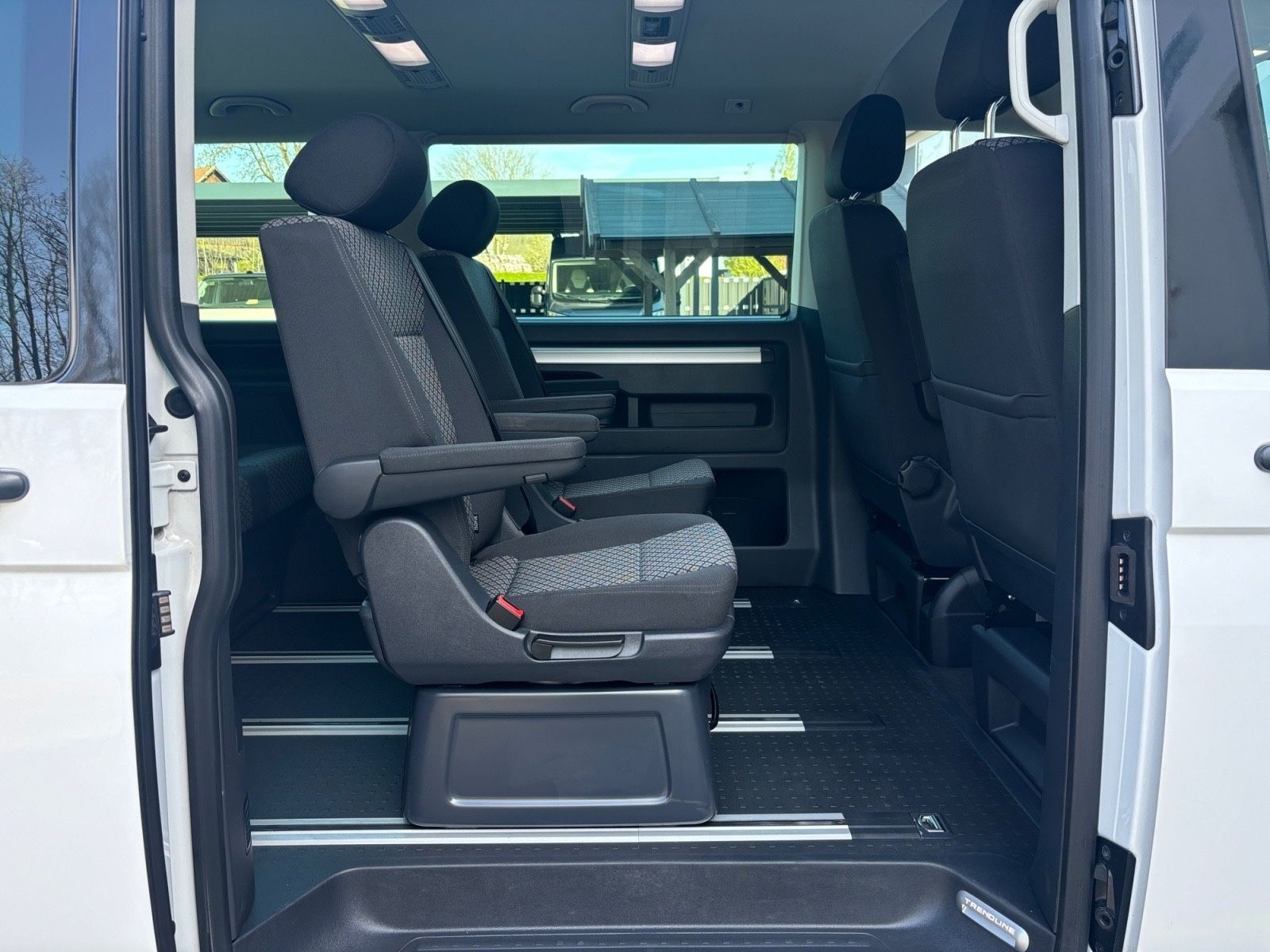 Volkswagen T6.1 Multivan 150 PS Navi Sitzh LED ACC 3xKlima foto 20