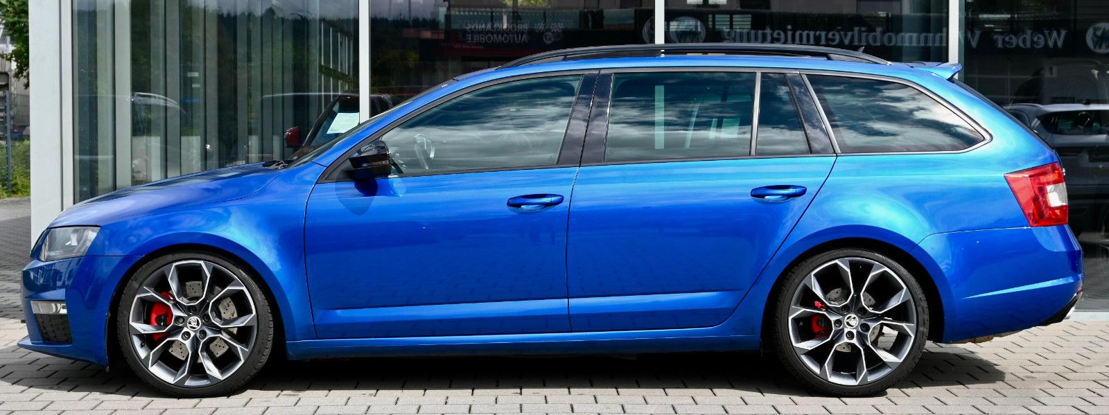 Fahrzeugabbildung SKODA Octavia 2.0 TDI Green tec DSG RS Combi °AHK°STHZ
