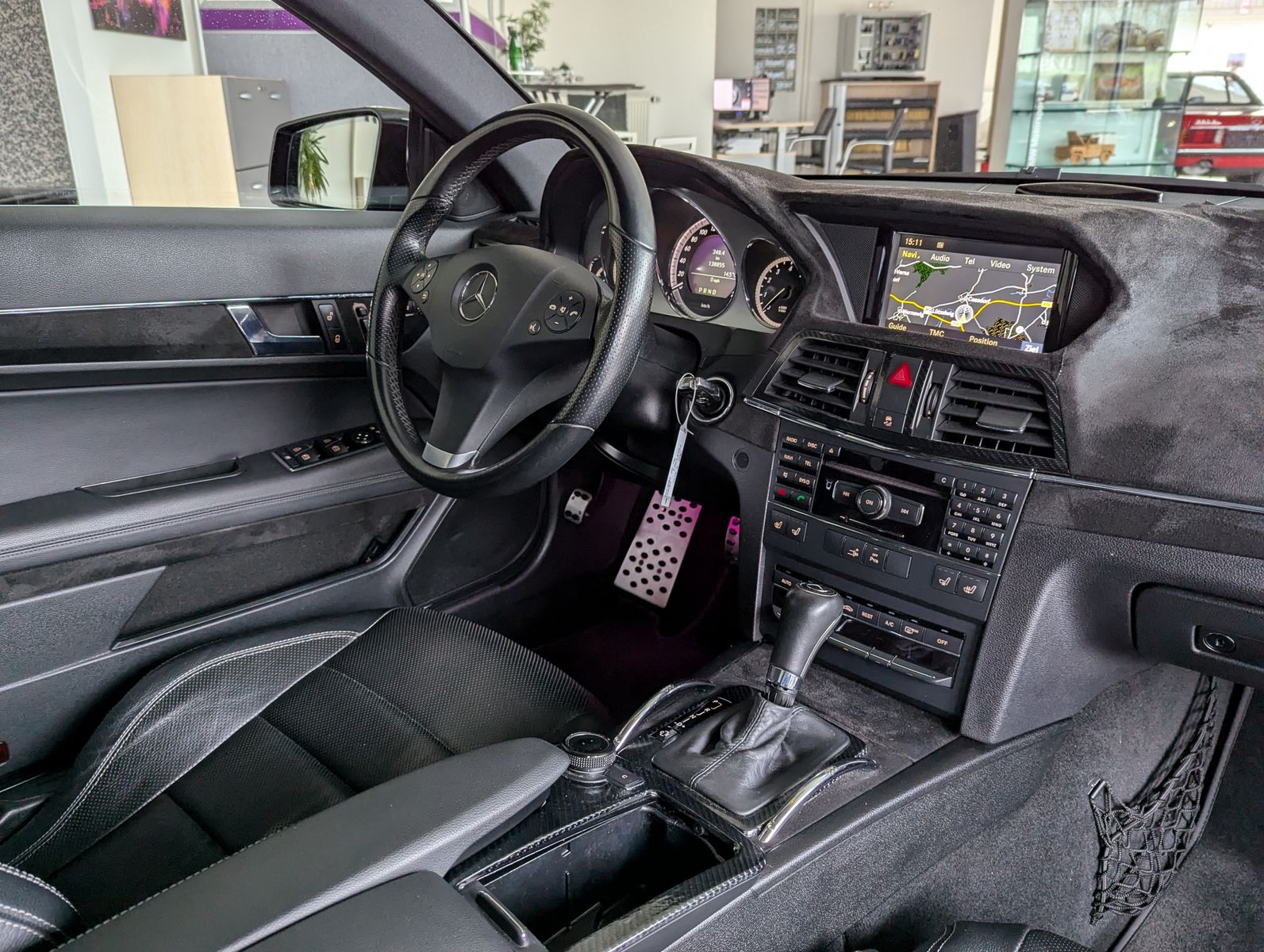 MERCEDES-BENZ E 350 CGI Ava. Memory Leder Navi Pano Sport-Fahr - Image 11