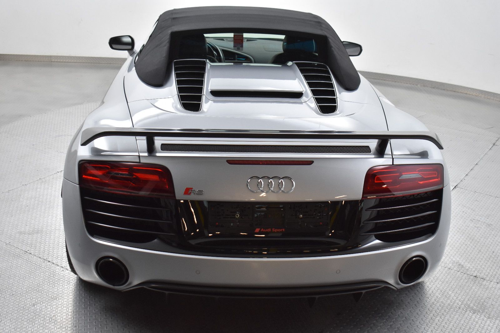 AUDI R8 Spyder V10 5.2FSI quatt LMited Edition 04/30 - Image 15